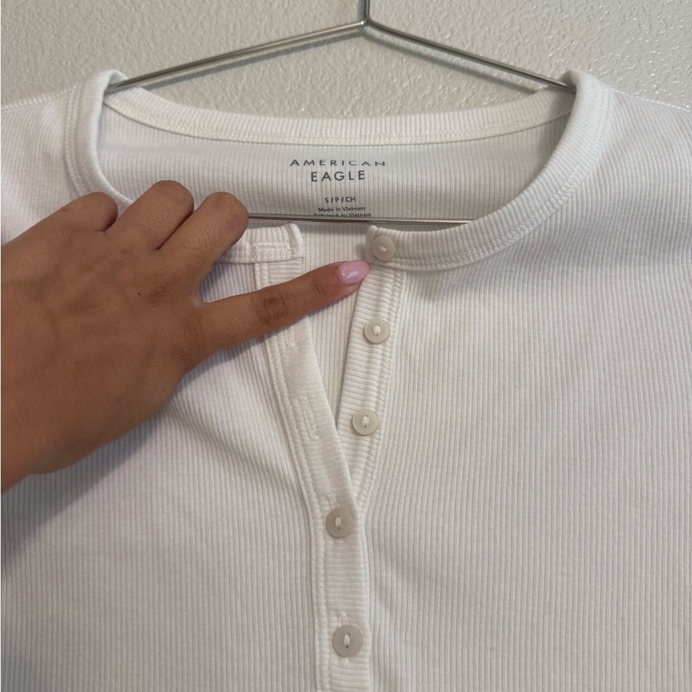 American Eagle Outfitters White Button Down Shirt - Picture 3 of 4